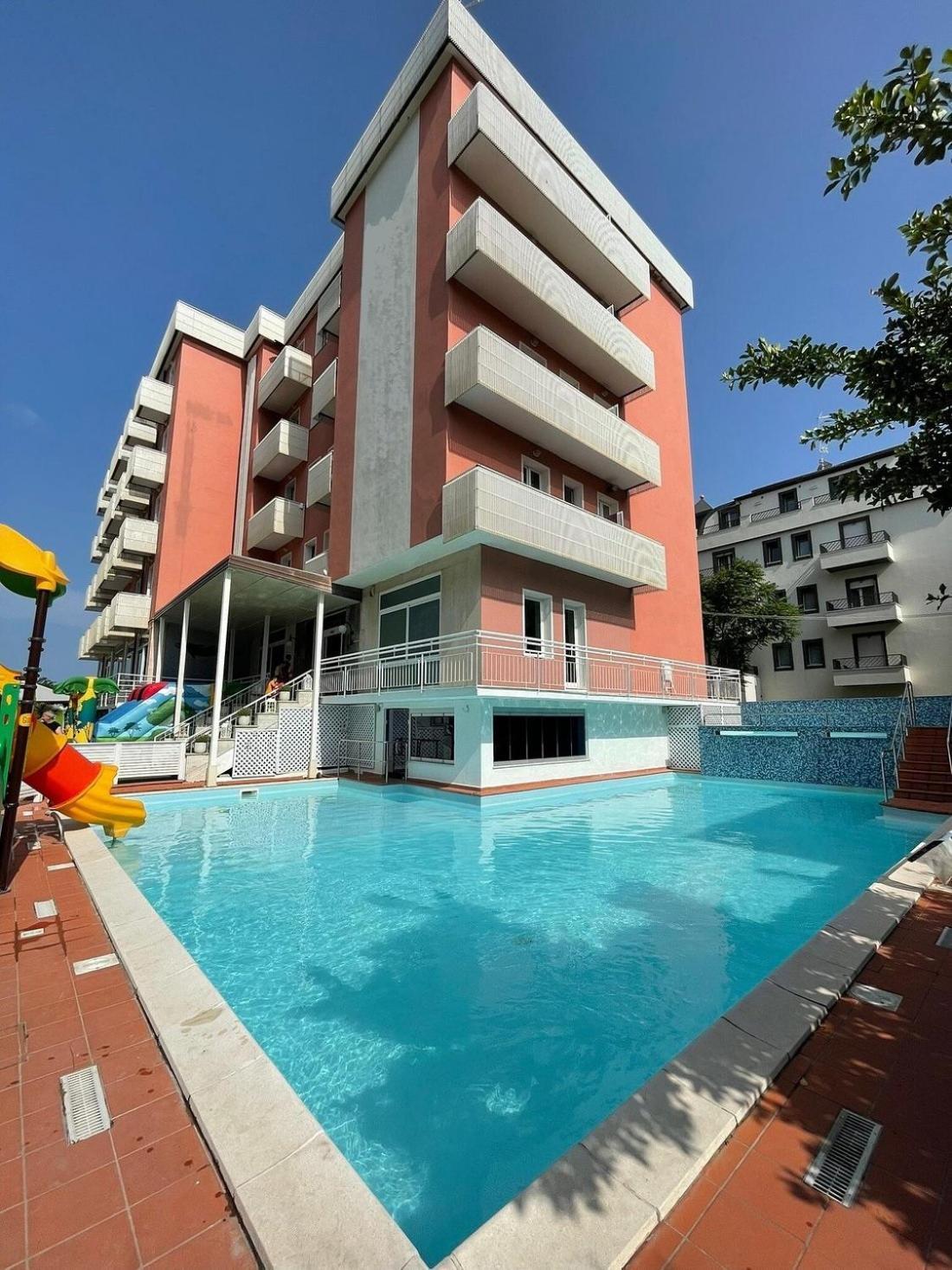 Hotel Delfino Милано Мартима Екстериор снимка