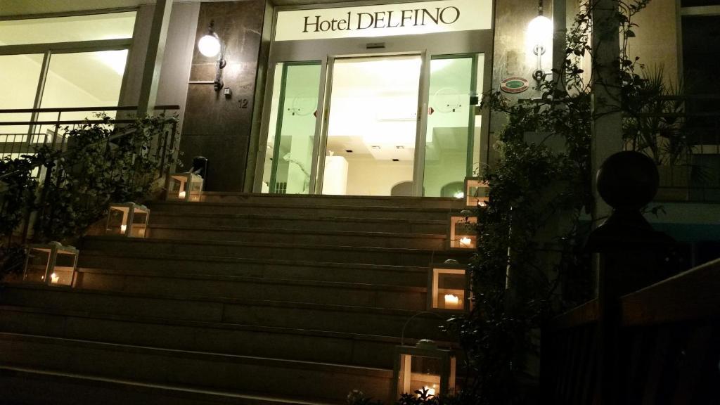 Hotel Delfino Милано Мартима Екстериор снимка