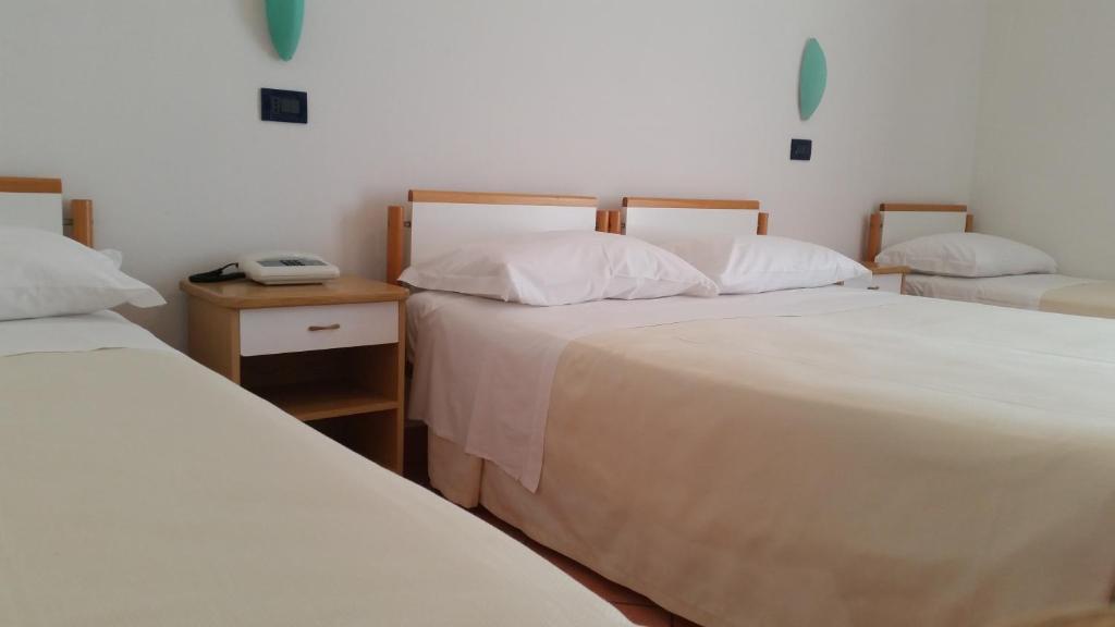Hotel Delfino Милано Мартима Екстериор снимка