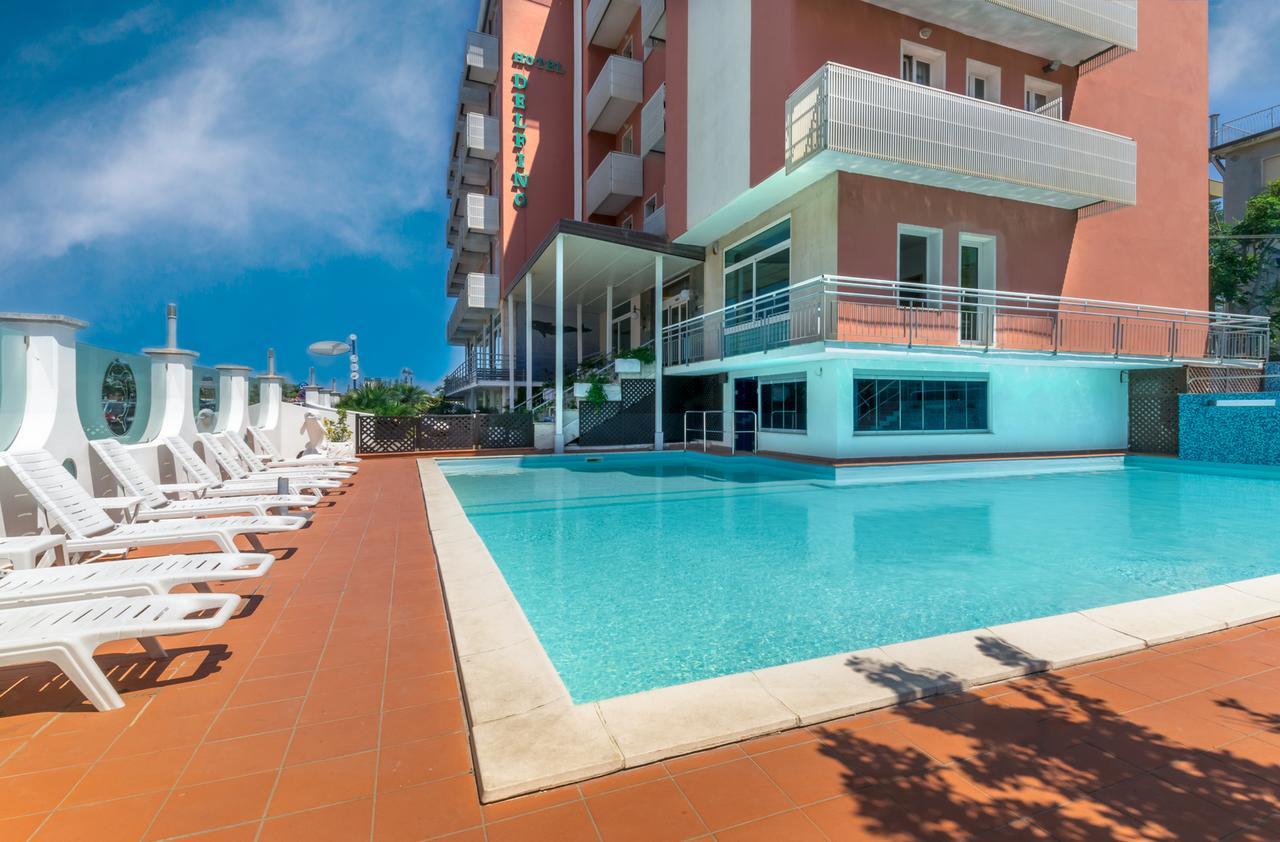 Hotel Delfino Милано Мартима Екстериор снимка